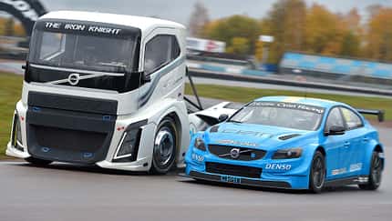 Volvo Iron Knight vs Volvo S60 Polestar WTCC