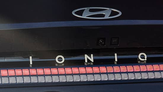 Hyundai Ioniq Schriftzug