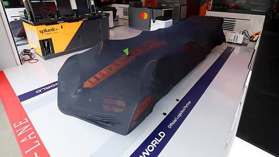 McLaren - Garage - Parc Fermé - 2025