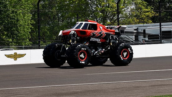 Monster-Truck-Weltrekord - Indianapolis Motor Speedway