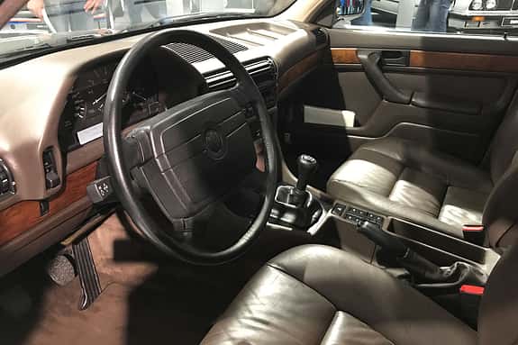 BMW 7er E32 V16 Goldfish