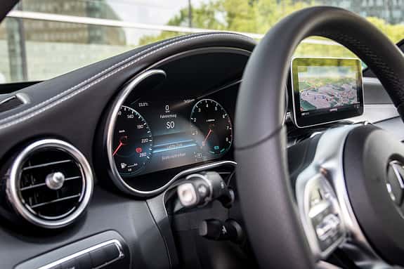 Mercedes C200 Limousine selenite grey (2018)