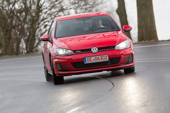 VW Golf GTI VII Performance - Kompaktsportwagen - Gebrauchtwagen
