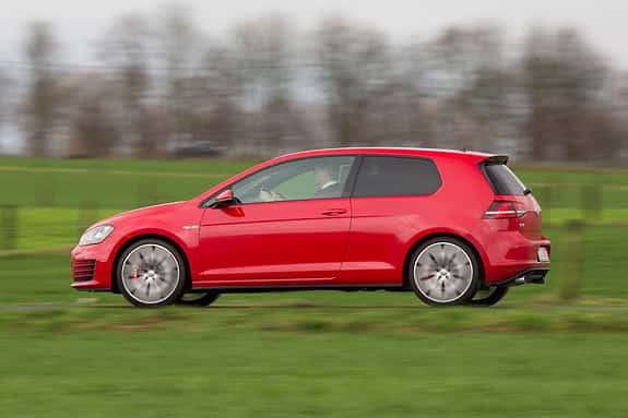 VW Golf GTI VII Performance - Kompaktsportwagen - Gebrauchtwagen