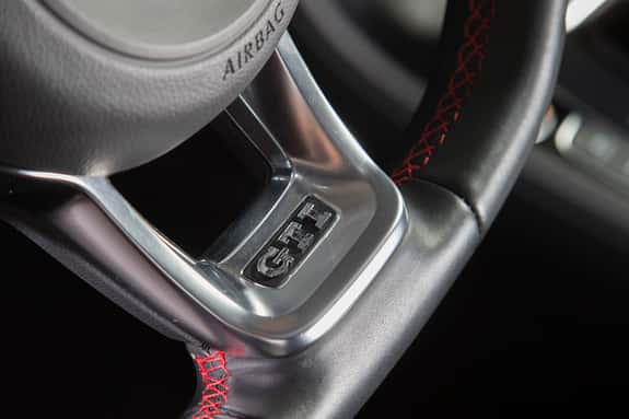 VW Golf GTI VII Performance - Kompaktsportwagen - Gebrauchtwagen