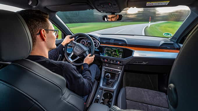 VW Tiguan 2.0 TSI 4Motion, BMW X1 25i xDrive, Audi Q3 45 TFSI Quattro, Vergleichstest, ams2619, Audi, Q3 Audi Q3 45 TFSI Quattro, Interieur