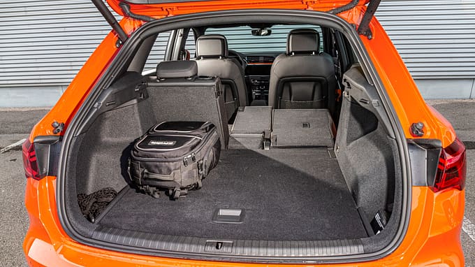 VW Tiguan 2.0 TSI 4Motion, BMW X1 25i xDrive, Audi Q3 45 TFSI Quattro, Vergleichstest, ams2619, Audi, Q3 Audi Q3 45 TFSI Quattro, Interieur