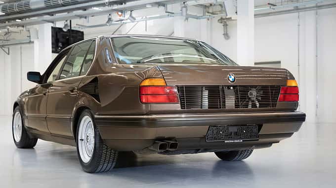 BMW 750iL V16 E32 Goldfisch (1987)