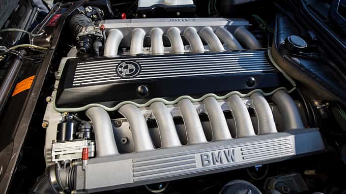 BMW 750iL V16 E32 Goldfisch (1987)