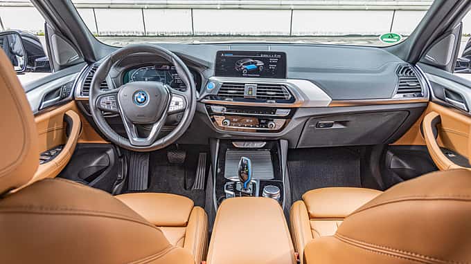 BMW iX3, Interieur
