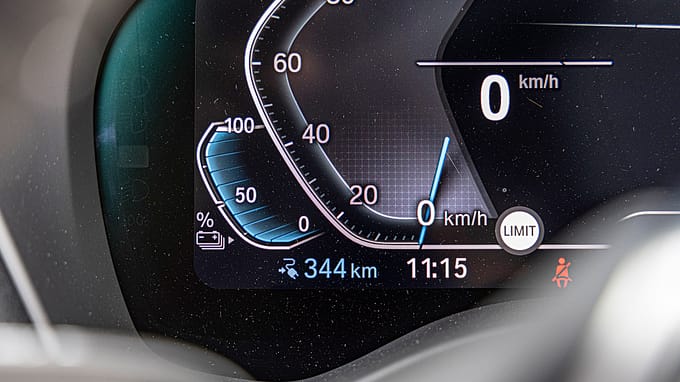 BMW iX3, Interieur