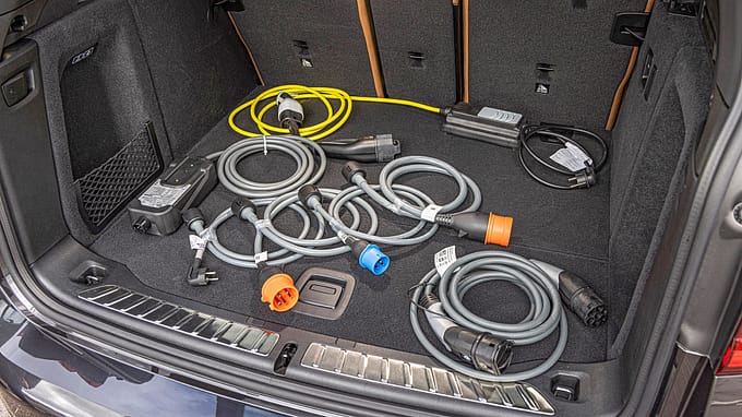 BMW iX3, Interieur