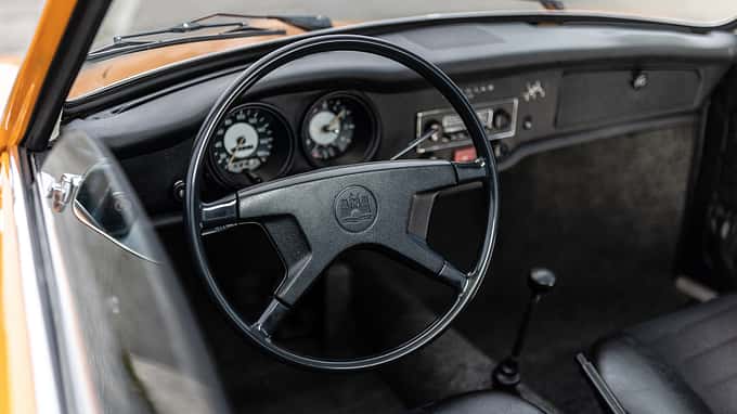 VW Karmann Ghia 1600 Coupé, Cockpit
