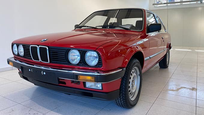 BMW 323i E30 260 km (1985)