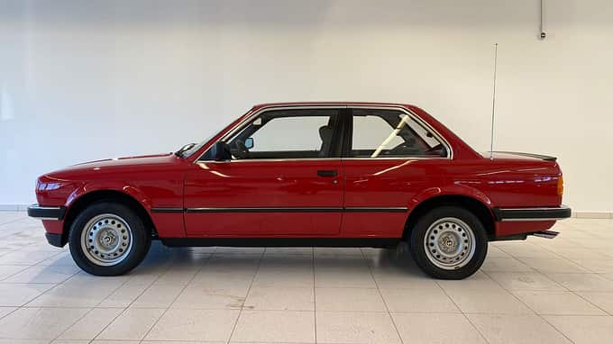 BMW 323i E30 260 km (1985)