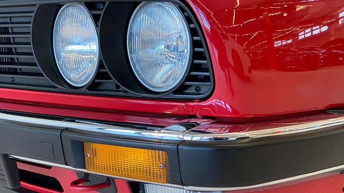 BMW 323i E30 260 km (1985)