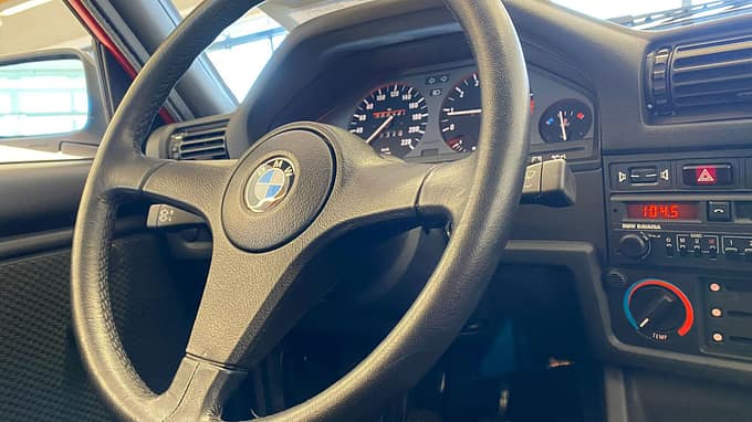 BMW 323i E30 260 km (1985)