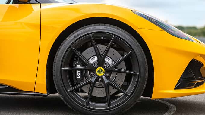 Lotus Emira V6