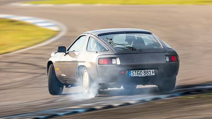 Porsche 928