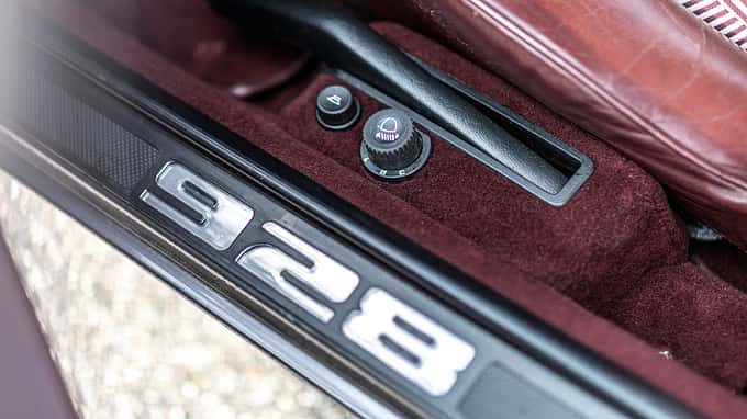 Porsche 928