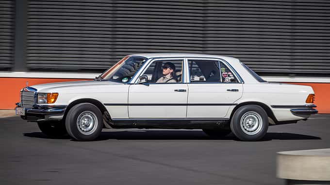 Mercedes-Benz W116 280 SE (1977)