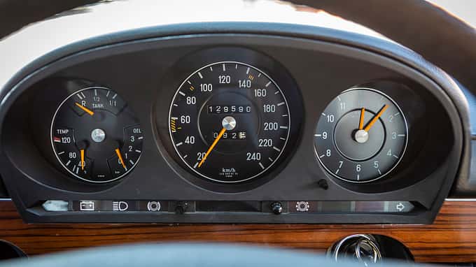 Mercedes-Benz W116 280 SE (1977)