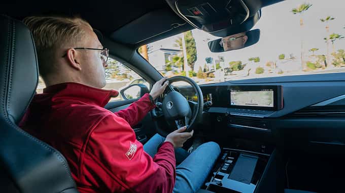Opel Astra GSe, Innenraum, Cockpit