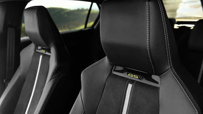 Opel Astra GSe, Sitze