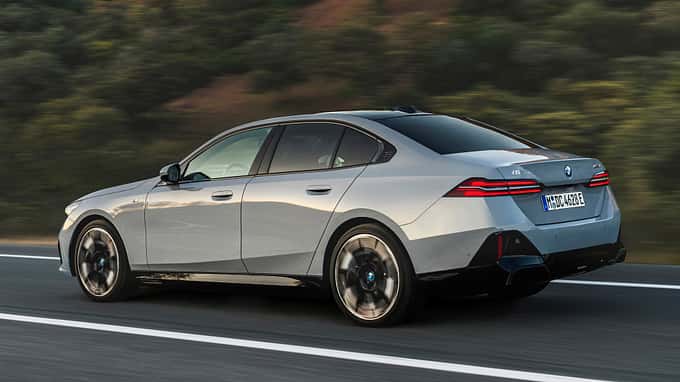 BMW i5 eDrive40 / M60 xDrive 2023 BMW i5 eDrive40 / M60 xDrive 2023