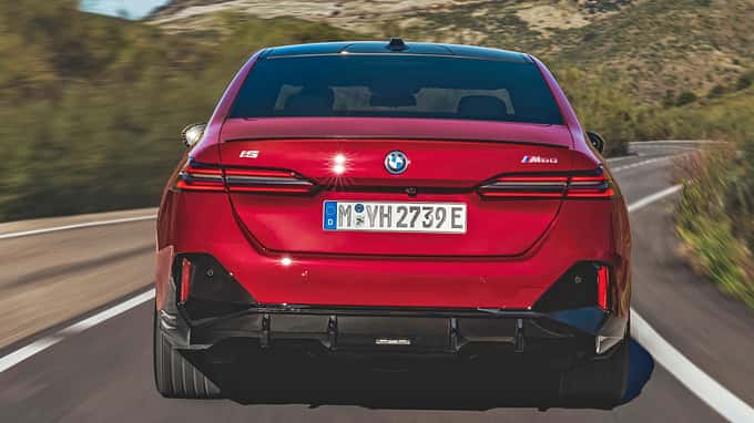 BMW i5 eDrive40 / M60 xDrive 2023 BMW i5 eDrive40 / M60 xDrive 2023