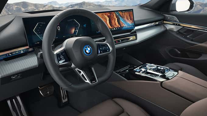 BMW i5 eDrive40 / M60 xDrive 2023 BMW i5 eDrive40 / M60 xDrive 2023