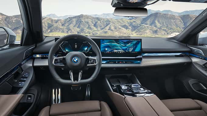 BMW i5 eDrive40 / M60 xDrive 2023 BMW i5 eDrive40 / M60 xDrive 2023