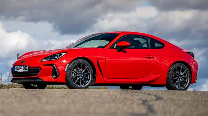 Subaru_BRZ_2023_Markenbaum