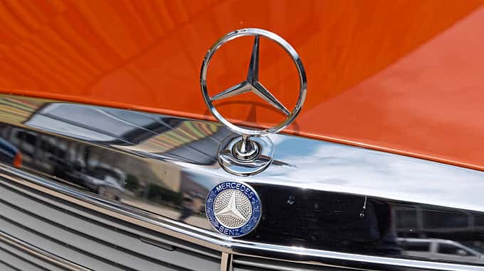 Mercedes-Benz W123 (1976-1985) Haubenstern