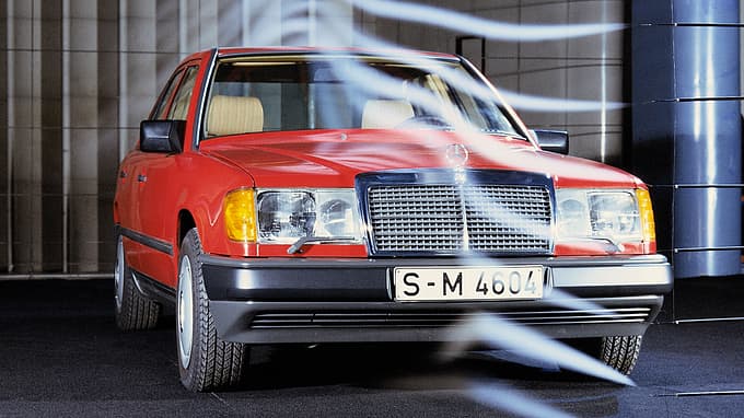 09/2024, Mercedes-Benz, W124, E-Klasse, 40 Jahre, Youngtimer, Oldtimer, 200E bis E500, 1984 bis 2014 Mercedes-Benz W124 (1984 bis 1995) W124 Limousine im Windkanal