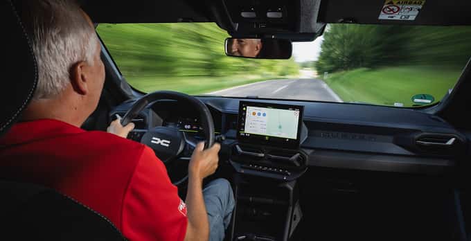 Dacia Duster Hybrid 140, Cockpit