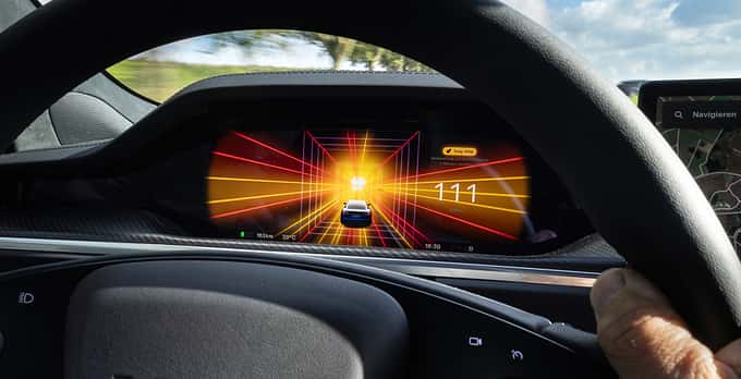 Tesla Model S Plaid, Lenkraddisplay