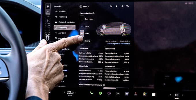 Tesla Model S Plaid, Infotainmentsystem