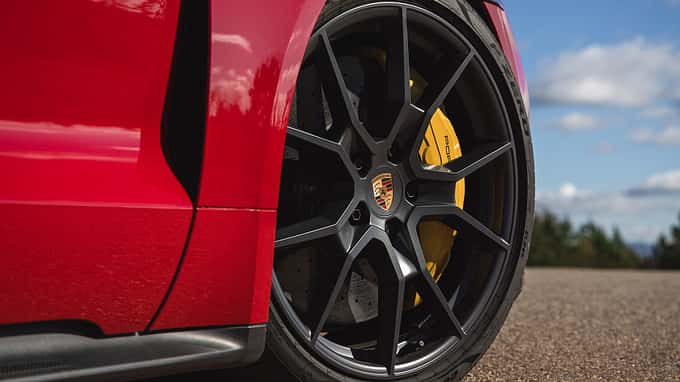 Porsche TAYCAN GTS SPOR TURISMO Porsche TAYCAN GTS SPOR TURISMO