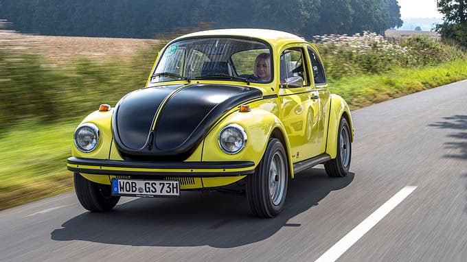 VW 1303 Käfer Gelb Schwarzer Renner