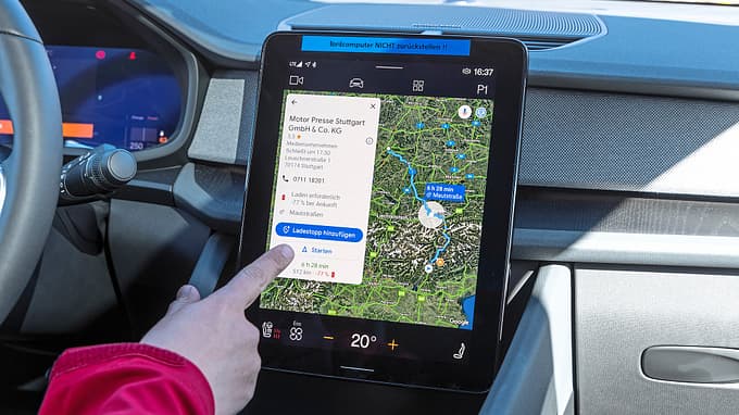 Polestar 2, Display