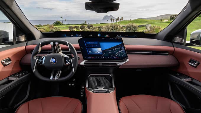 BMW iX3, Cockpit