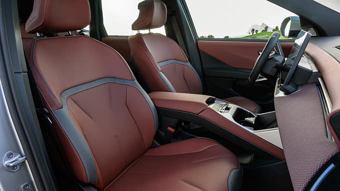BMW iX3, Sitze