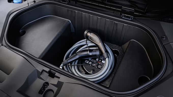 BMW iX3, Laden