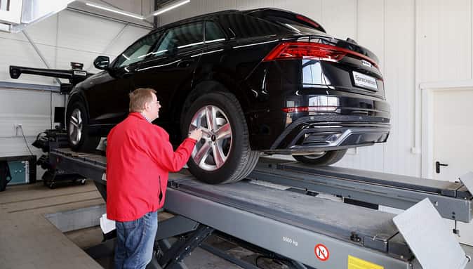 gebrauchtwagen, gebraucht, second hand, audi, q8, sq8, e-tron, etron, werkstatt, hebebühne, autohaus, handel, händler, vw, vag, gebrauchtkauf Gebrauchtwagencheck Audi Q8