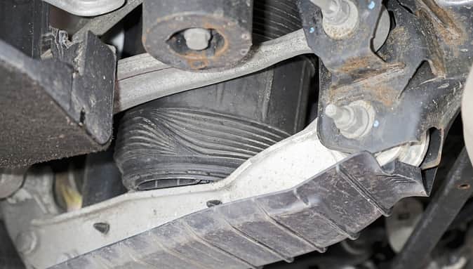 gebrauchtwagen, gebraucht, second hand, audi, q8, sq8, e-tron, etron, werkstatt, hebebühne, autohaus, handel, händler, vw, vag, gebrauchtkauf Gebrauchtwagencheck Audi Q8