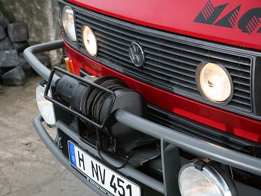 Bergehilfe: zeitgenössische Seilwinde, an Rollenfenster dachte damals offenbar noch niemand.