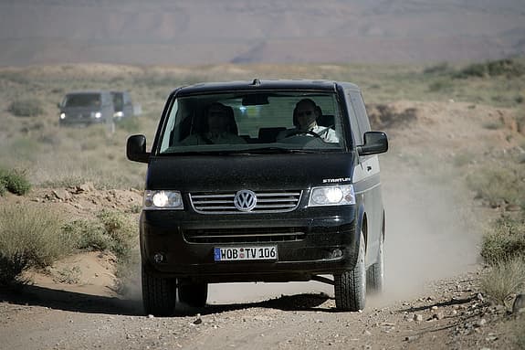 Ungleich komfortabler: Der T5 4Motion, hier bei einer Erprobungsfahrt in Marokko