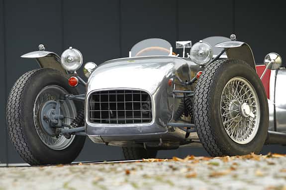 Lotus Seven S1, Front