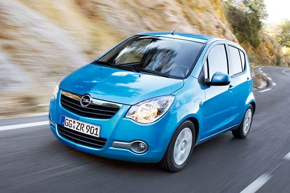 Opel Agila blau